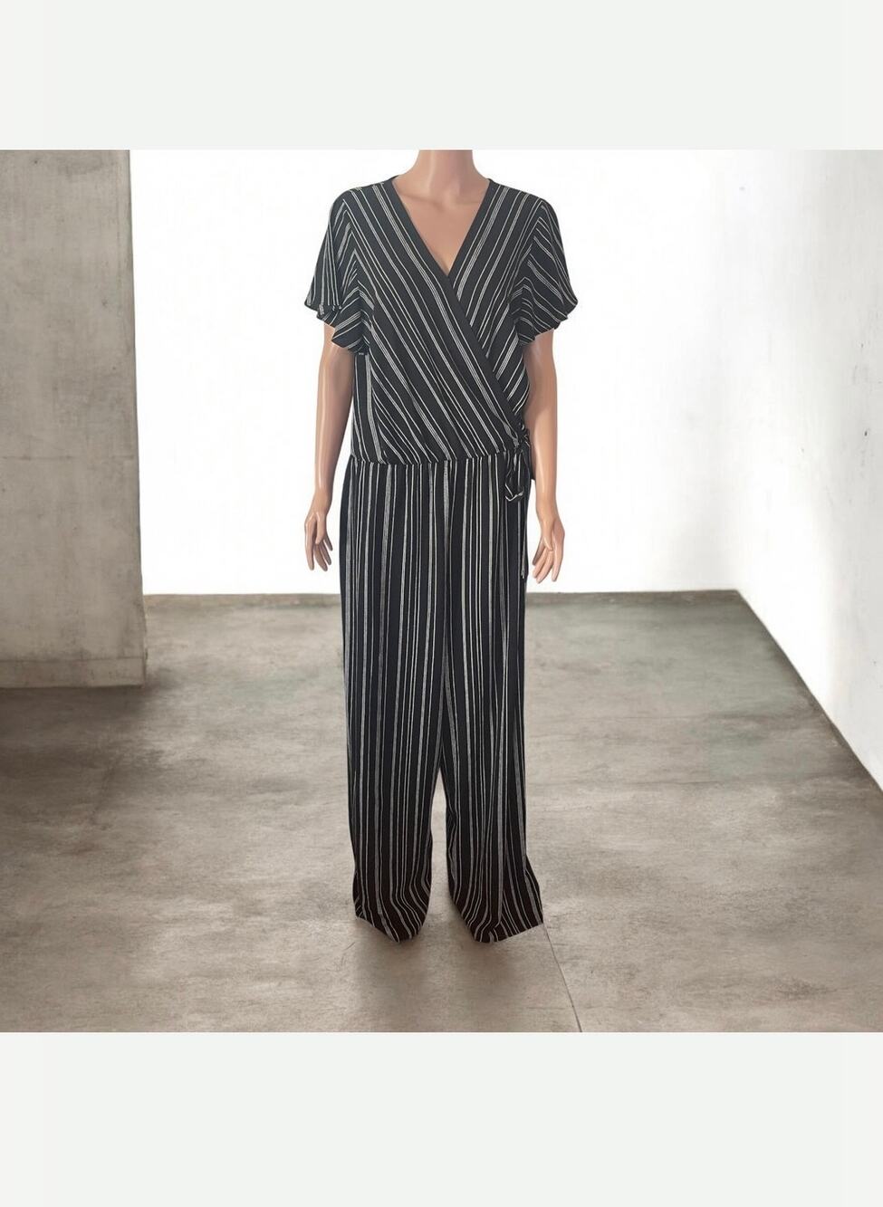 ELLE Black & While Jumper Jumpsuit XL